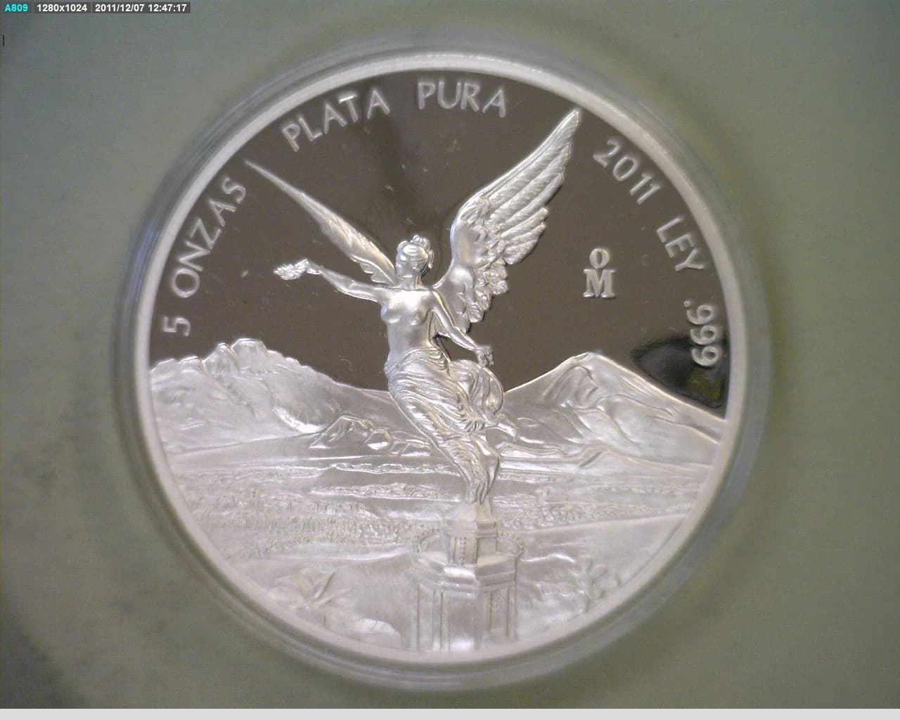 5 oz Libertad Plata 2011 (Espejo) · Inventario Banxico 22696 (reverso)