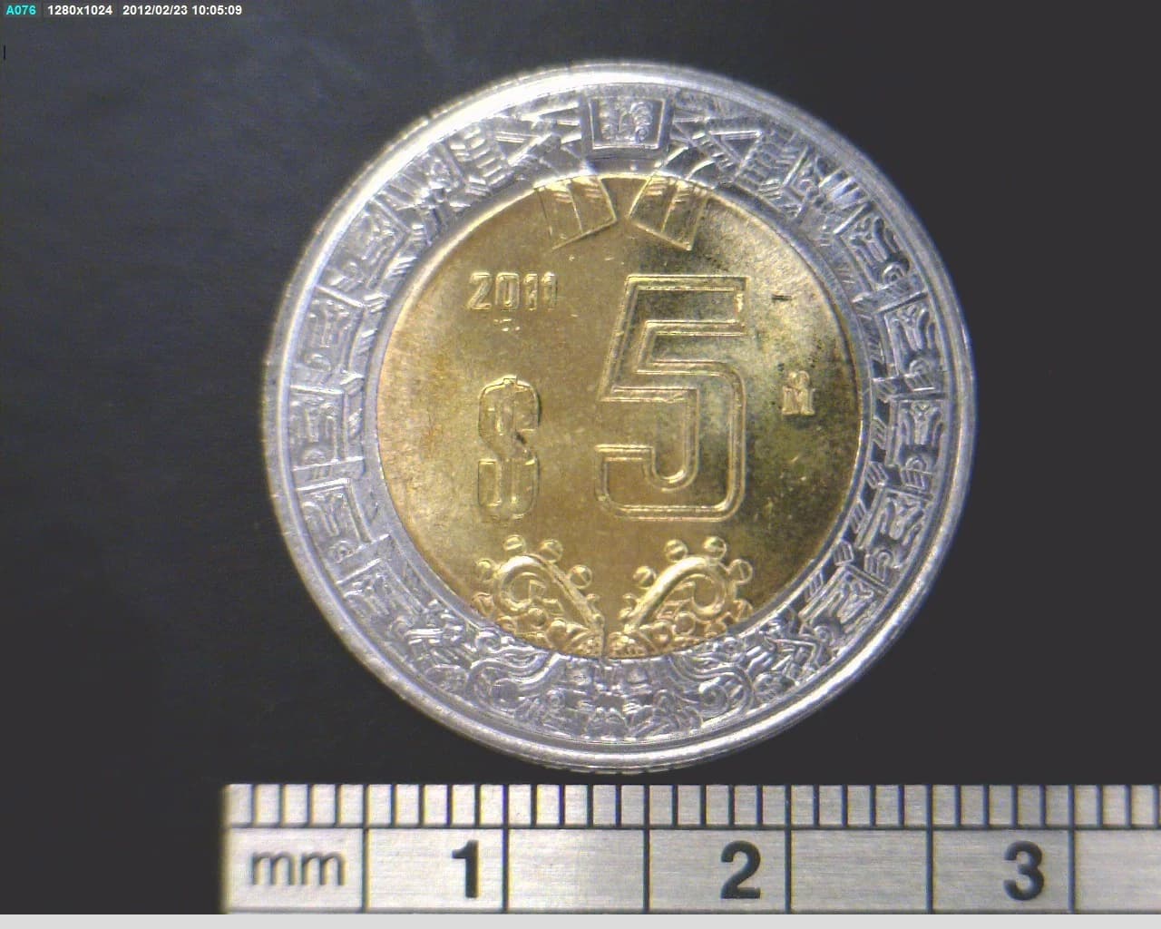 5 Bimetálica 2011 . Inventario Banxico 22717 (reverso)