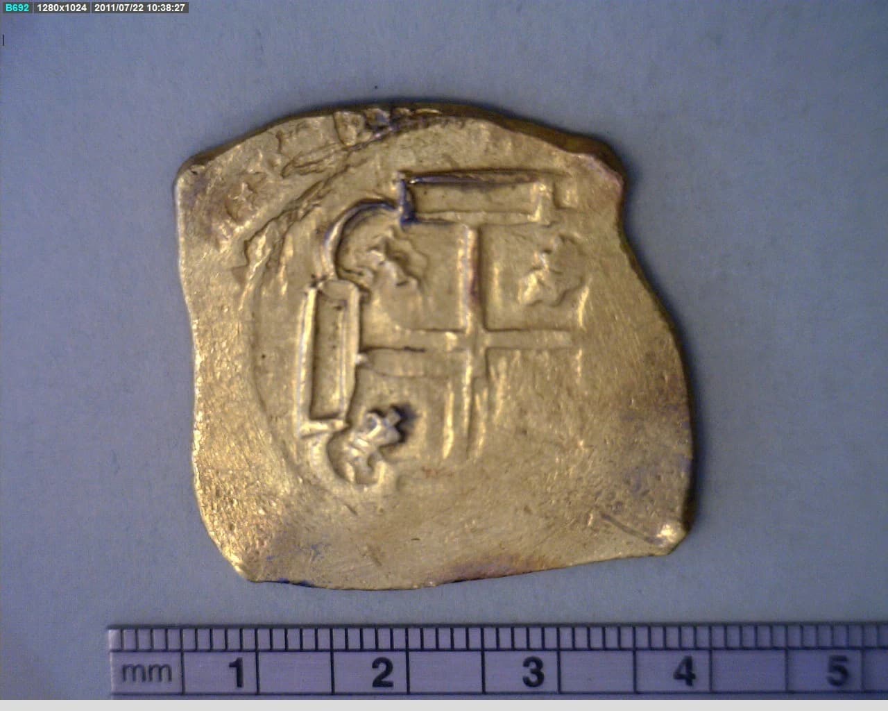 8 Escudos Carlos II 1700 · Reverso