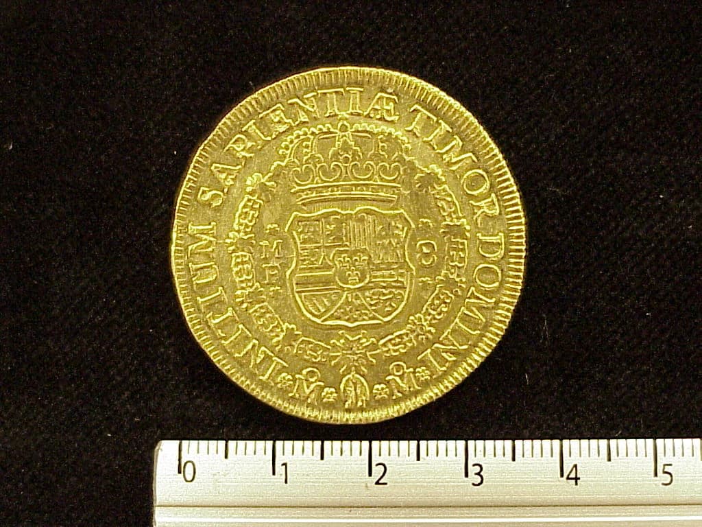 8 Escudos Felipe V II 1735 · Reverso