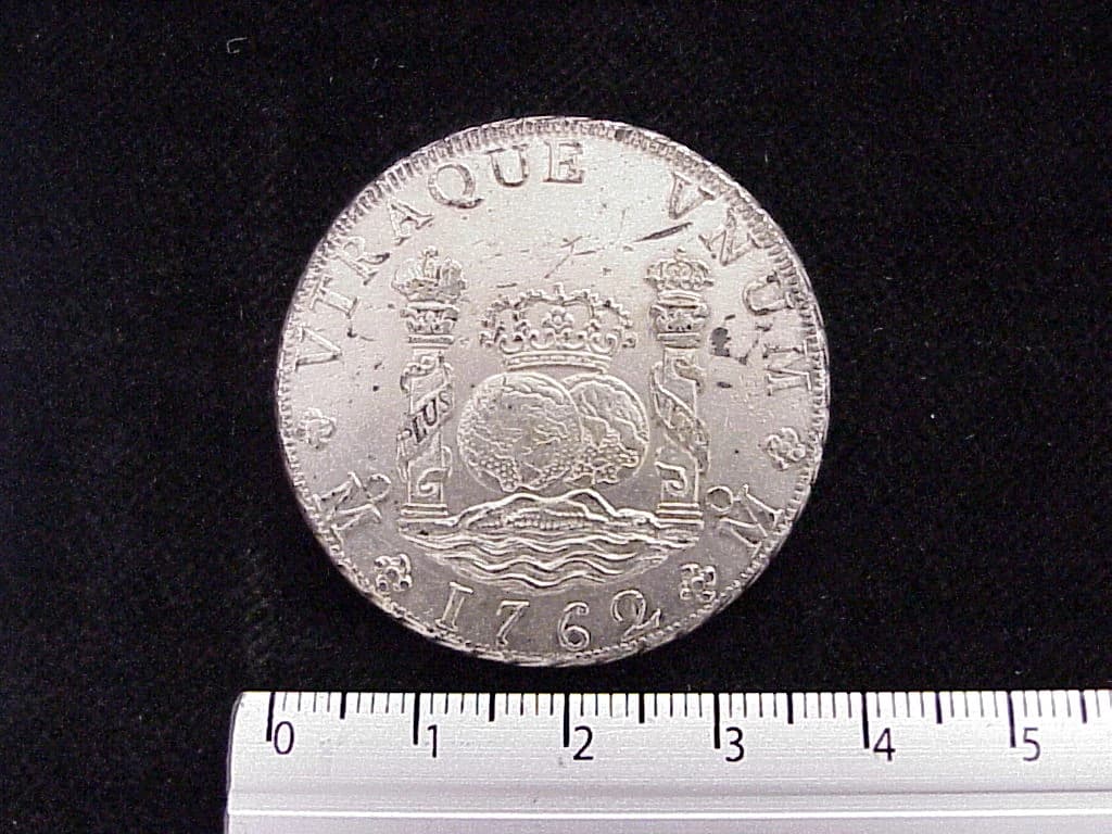 8 Reales Carlos III 1762 · Reverso