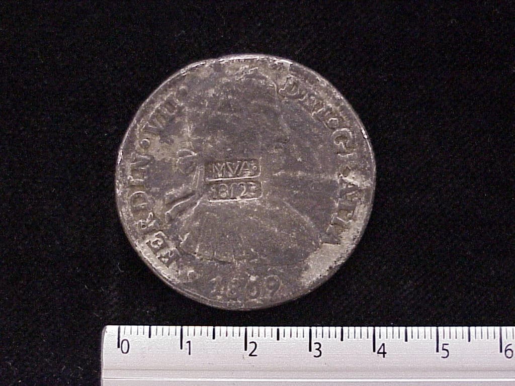8-reales-resellos-contramarcas-1809-mexico-hj - anverso (Banxico)