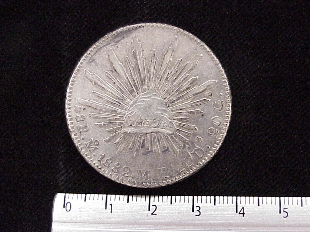 8 Plata 1882 . Inventario Banxico 4421 (reverso)