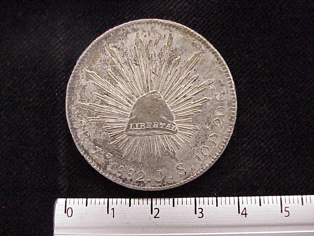 8 Plata 1882 . Inventario Banxico 10331 (reverso)